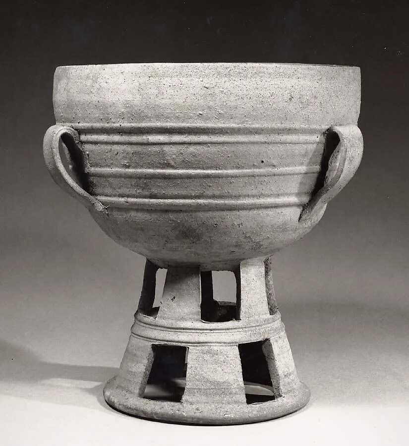 손잡이달린 굽다리완 삼국 신라|把手臺附碗 三國 新羅|Pedestal bowl with handles — Unknown