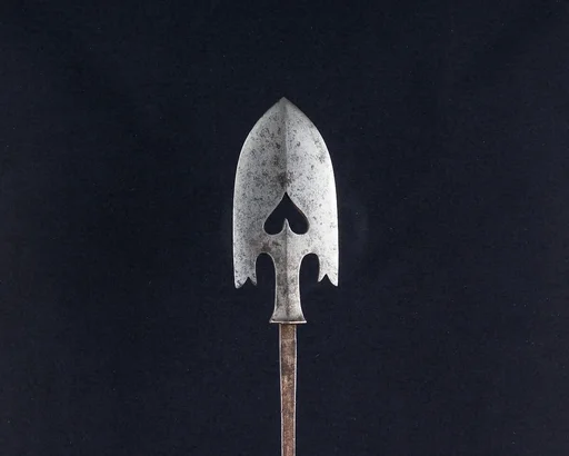 Arrowhead (<i>Yanone</i>)