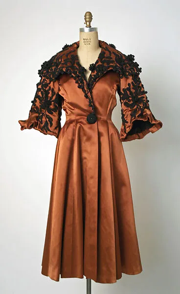 Evening coat — Cristobal Balenciaga|House of Balenciaga