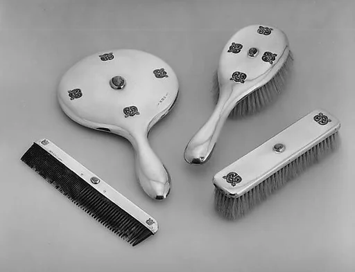 Dressing table set