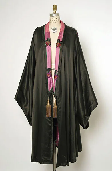 Evening cape — House of Drécoll|Mme. Marguerite de Wagner