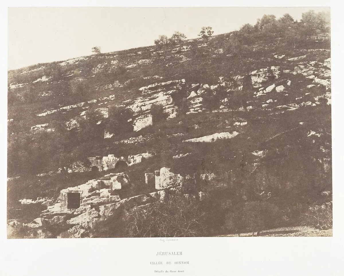 Jérusalem, Vallée de Hinnom, Détails du flanc droit, 1 — Imprimerie photographique de Blanquart-Évrard, à Lille|Auguste Salzmann