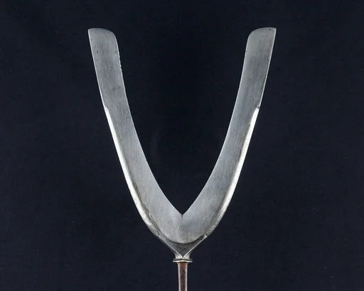 Arrowhead (<i>Yanone</i>)