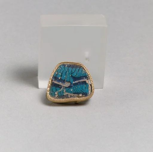 Glass mosaic inlay fragment