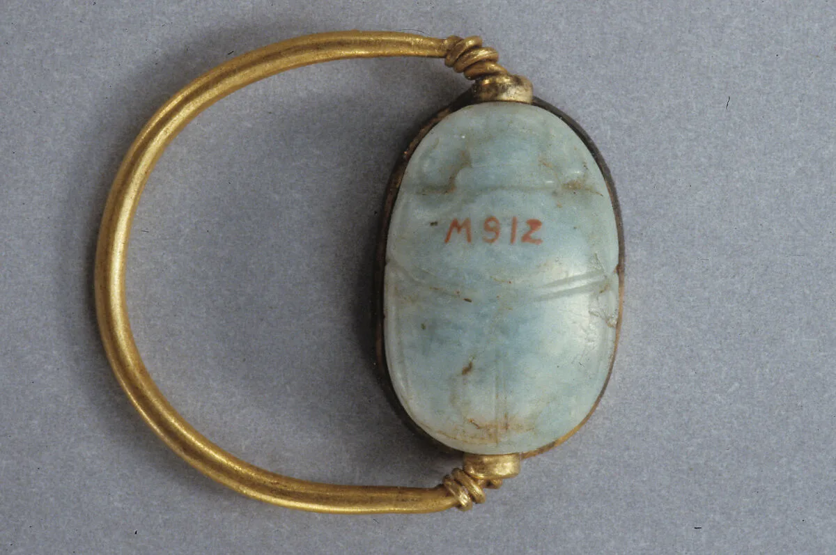 Scarab Ring of the Storeroom Overseer Im — Unknown
