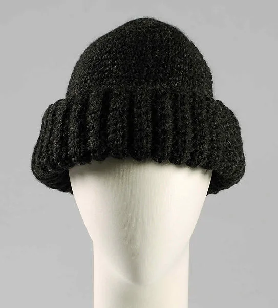 Cap — Yves Saint Laurent|Yves Saint Laurent