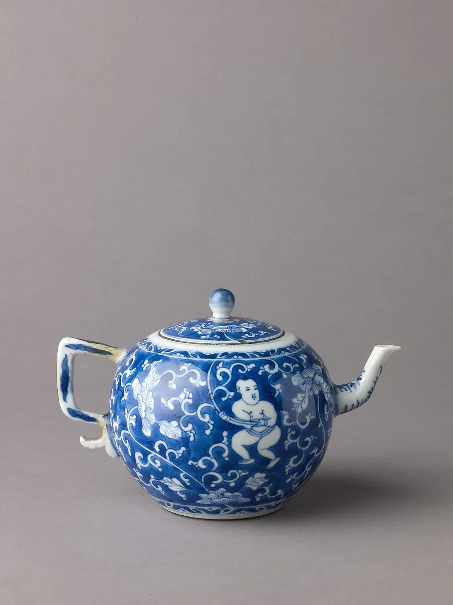 Covered wine pot or teapot — Chinese