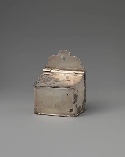 Miniature salt box
