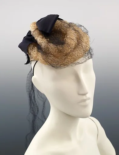 Dinner hat