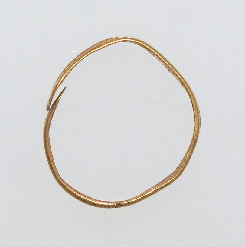 Ring, spiral with overlapping ends — Unknown
