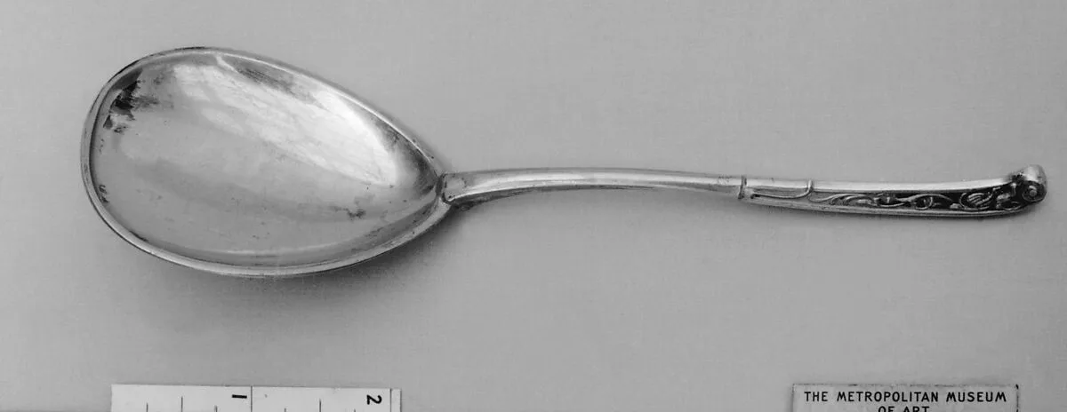 Spoon — V. Christensen