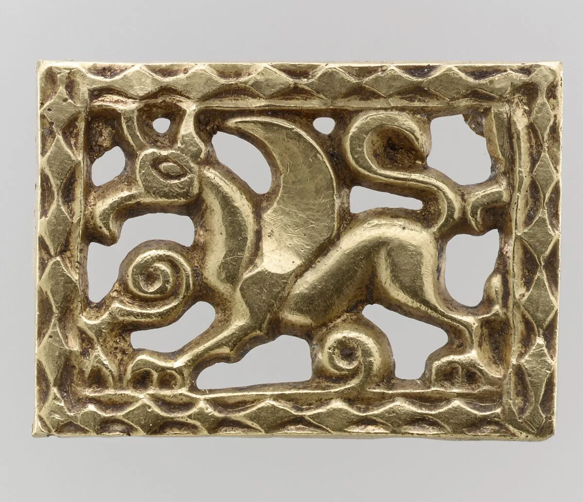 Gold Openwork Belt Mount — Unknown
