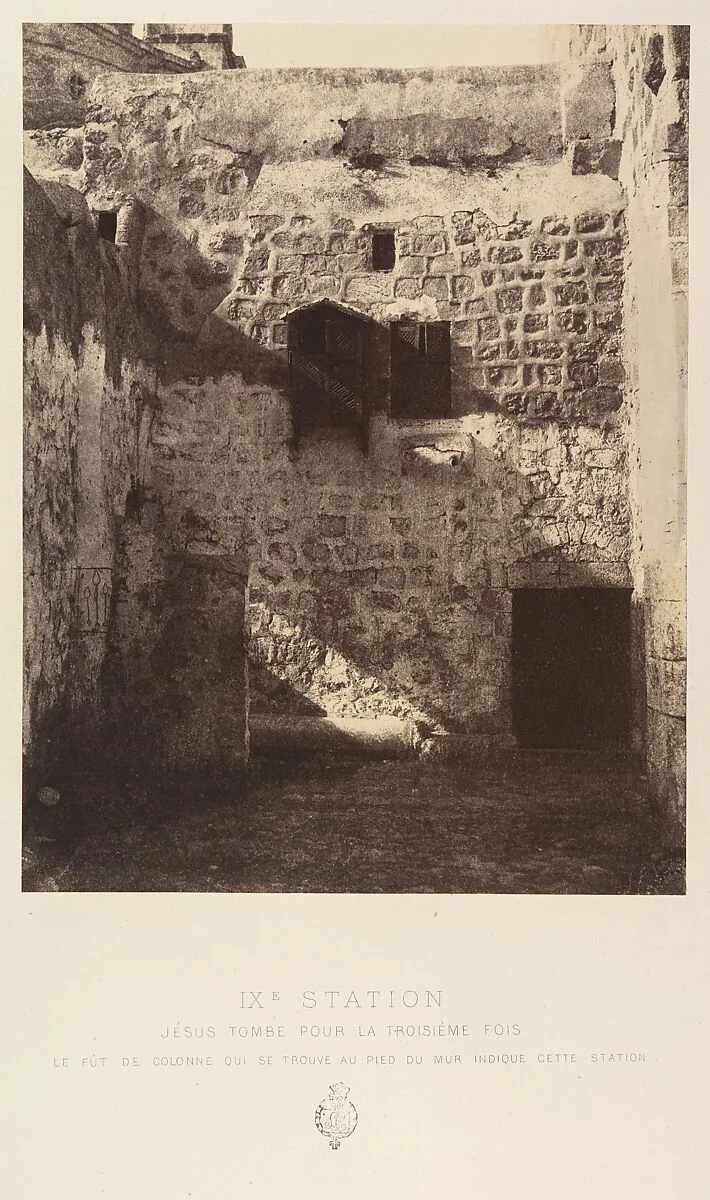IXe Station. Jésus tombe pour la troisième fois. Le fut de colonne qui se trouve au pied du mur indique cette station. — Louis de Clercq|H. Jannin|J. Blondeau et Antonin