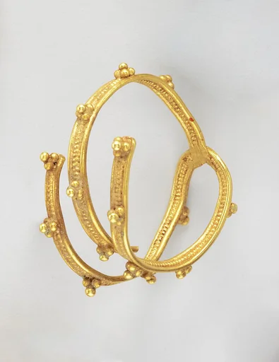 Gold spiral