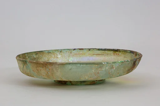 Glass dish
