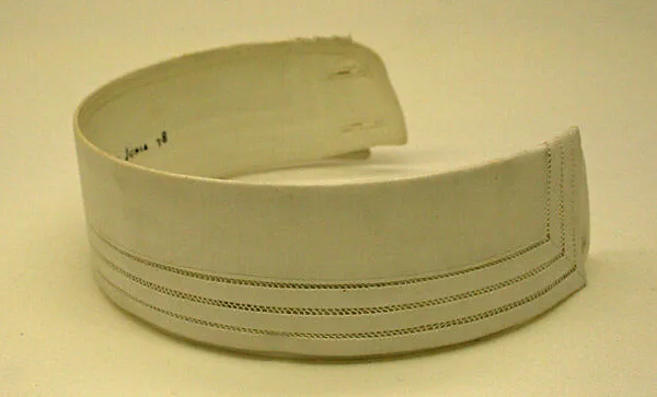 Collar — Unknown