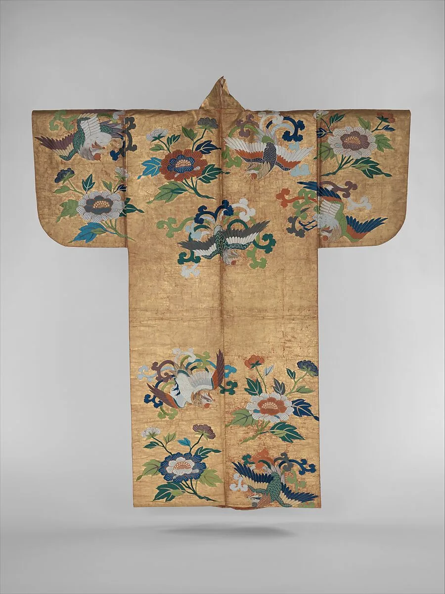 胴箔地牡丹鳳凰模様縫箔|Noh Costume (Nuihaku) with Phoenixes and Peonies — Unknown