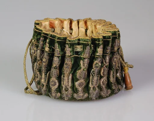 Gaming purse