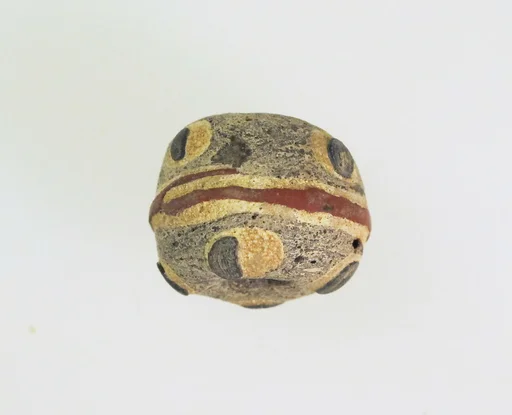 Glass bead