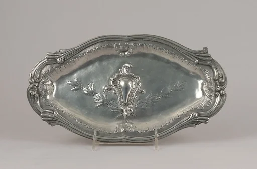 Fruit dish (one of a pair)