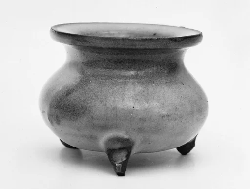 金/元 鈞窯天青釉小爐|Miniature tripod incense burner