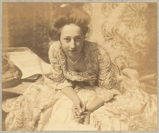 Emmy G.