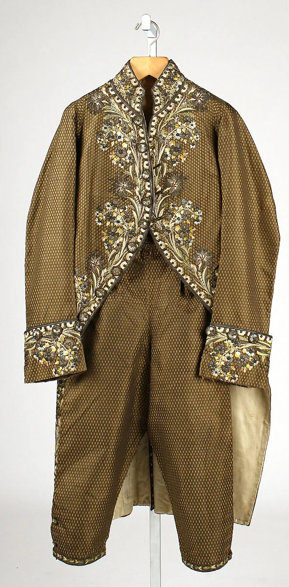 Court suit — Unknown