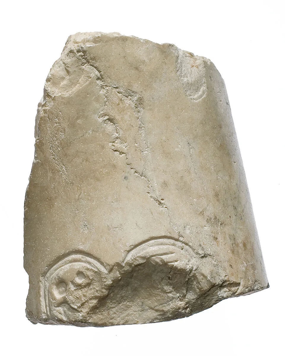 Arm, left shoulder with Aten cartouche — Unknown