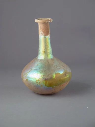 Glass perfume bottle