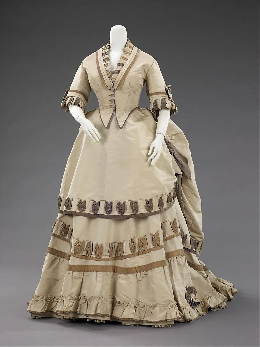 Dinner dress — Unknown