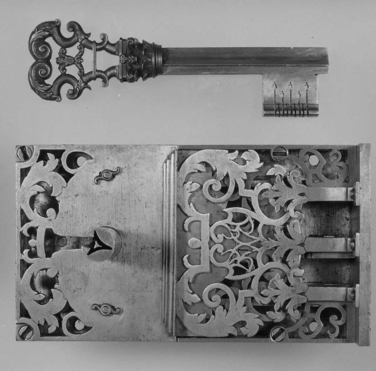 Coffer lock and key — Unknown