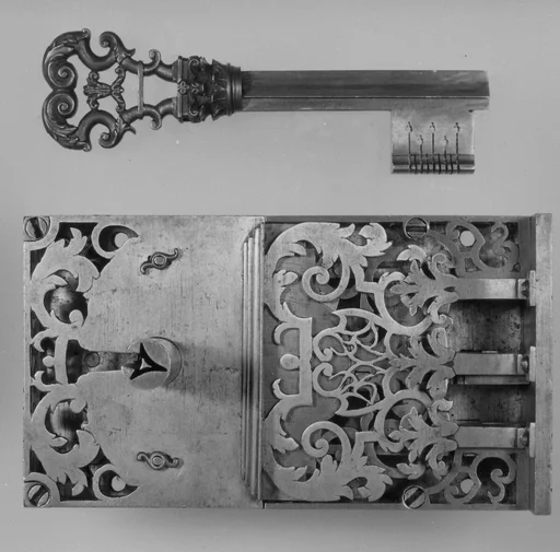 Coffer lock and key
