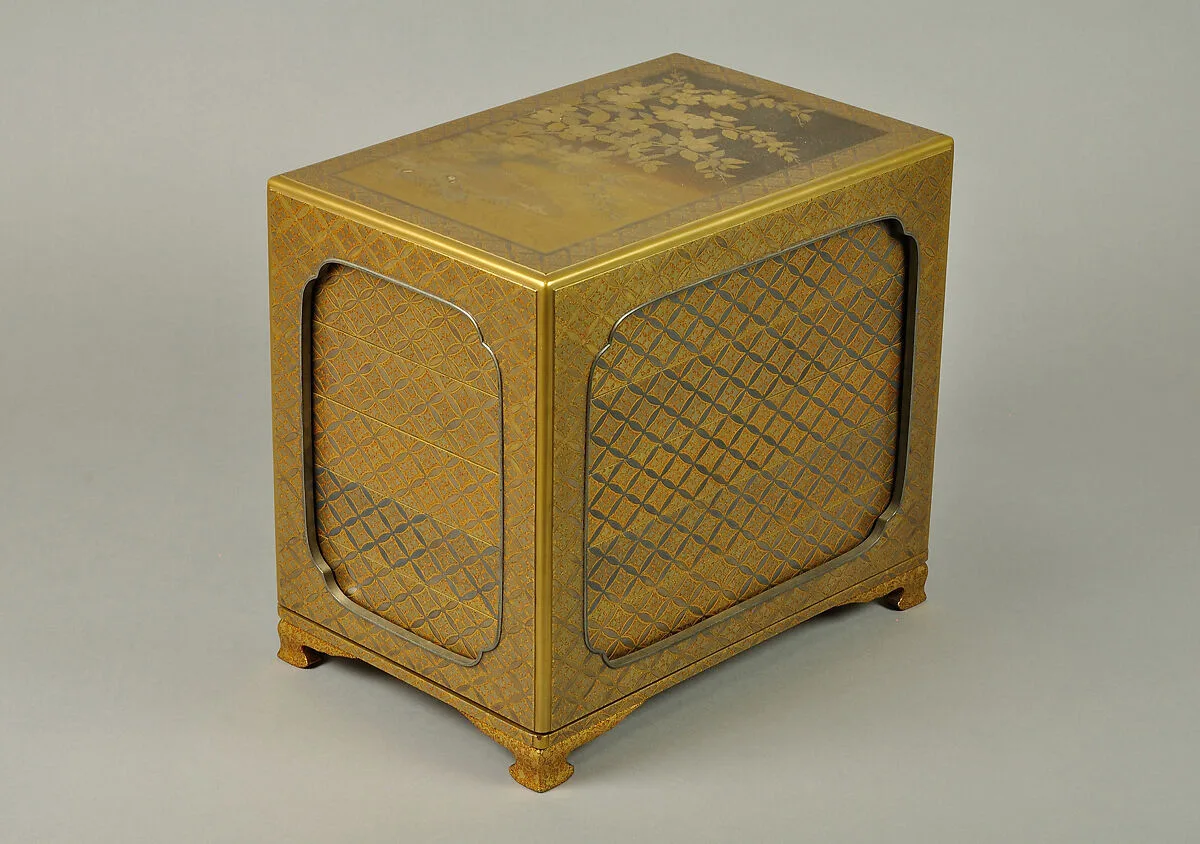 山吹蒔絵五段重硯箱|Set of Five Writing Boxes with Japanese Globeflowers, Plum Blossoms, and Interlaced Roundels — Unknown