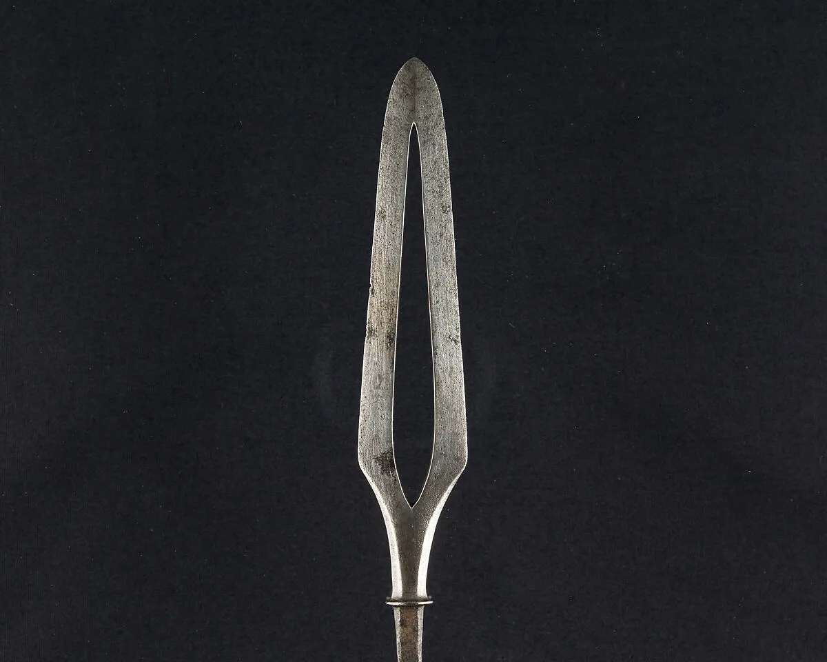 Arrowhead (<i>Yanone</i>) — Unknown