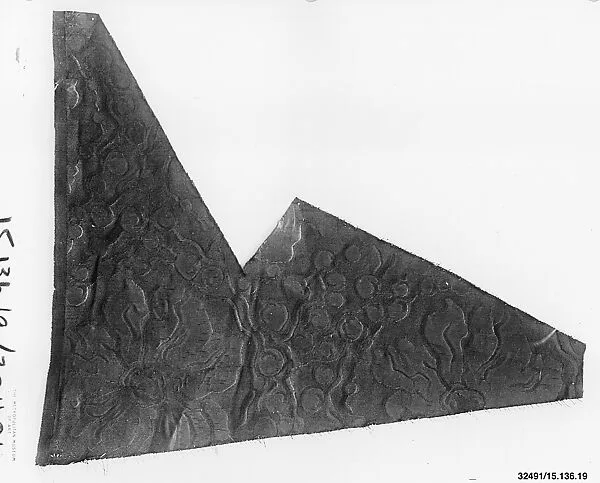 Textile fragment — Unknown Designer