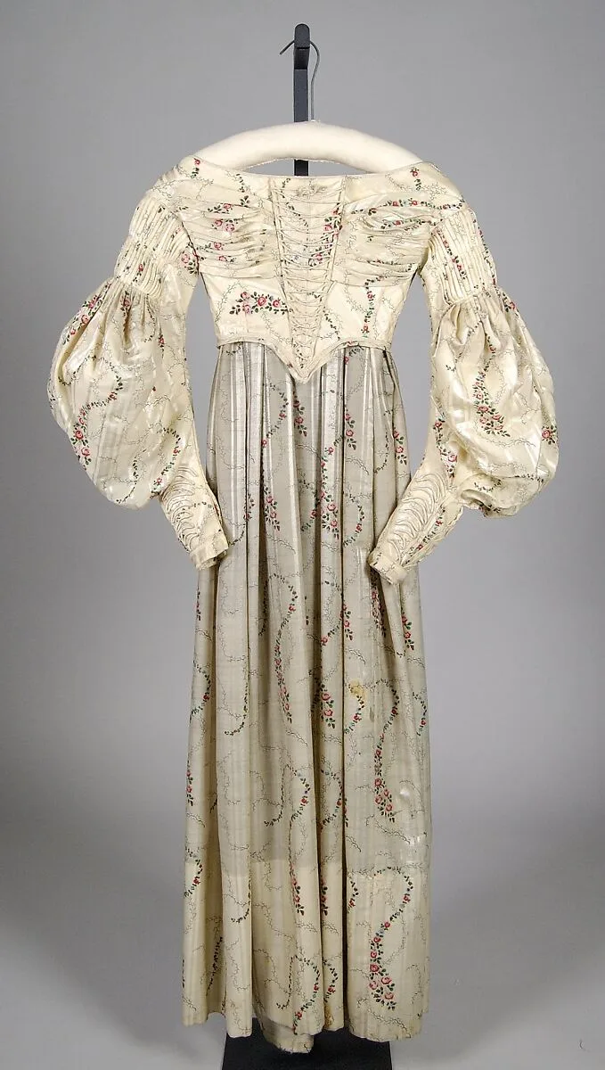 Evening dress — Unknown