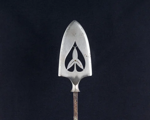 Arrowhead (<i>Yanone</i>)
