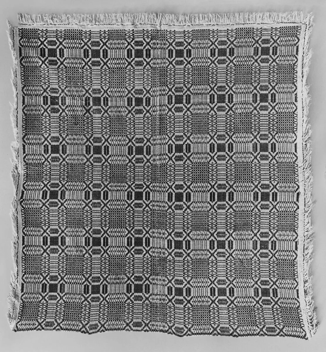 Coverlet, Saint Ann's Robe or Governor's Garden pattern — Unknown
