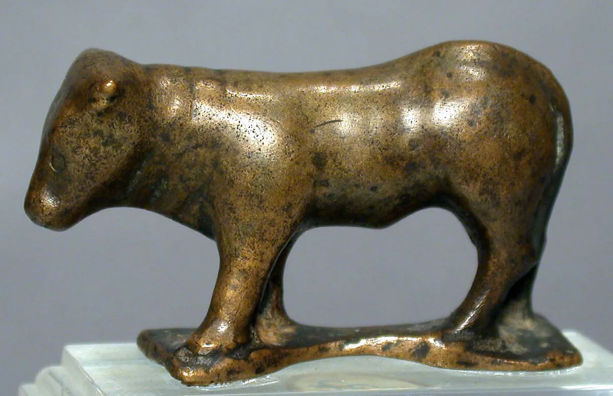 Bronze statuette of a bull — Unknown