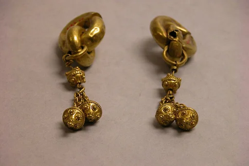 금제 귀걸이 삼국 가야|金製耳飾 三國 伽倻|Earring (one of a pair)