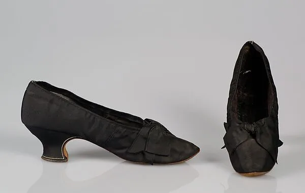 Evening shoes — Unknown