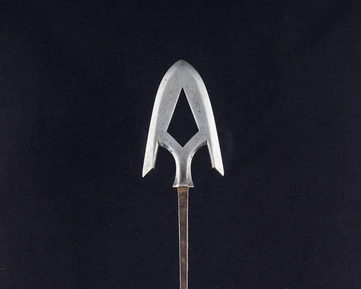 Arrowhead (<i>Yanone</i>)