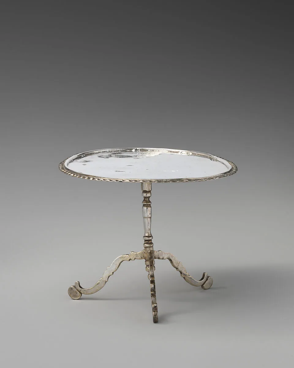 Miniature tilt-top table — Unknown