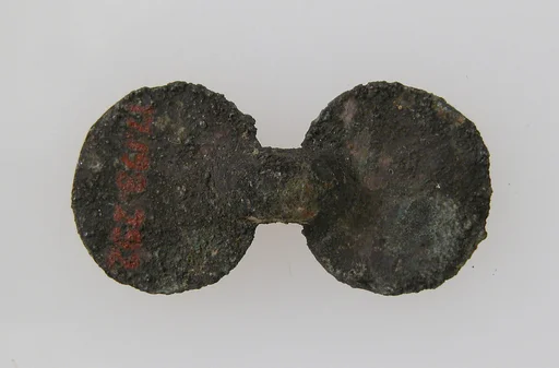 Equal-Arm Brooch