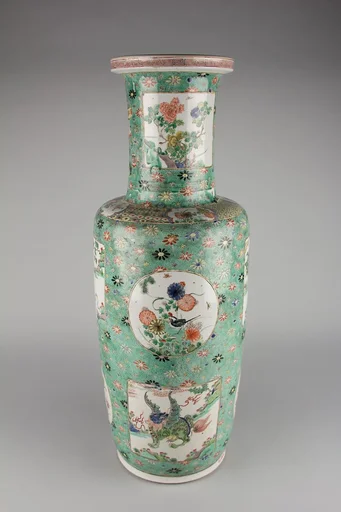 清康熙   景德鎮窯五彩開光瑞獸仙禽紋瓷瓶|Vase with auspicious animals