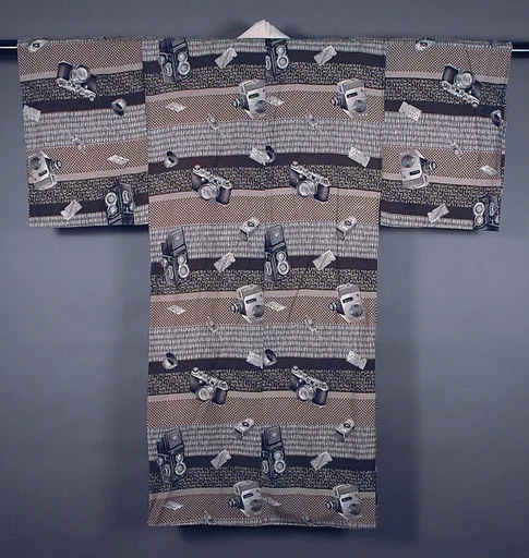 枯茶地カメラ模様長襦袢|Man’s Under-Kimono (Nagajuban) with Cameras