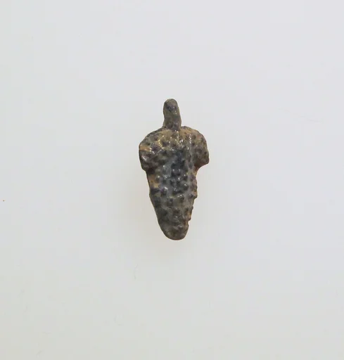 Glass pendant in the form of a bunch of grapes