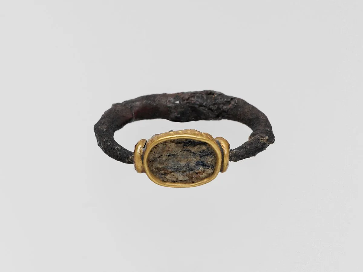 Silver ring with glass paste scarab — Unknown
