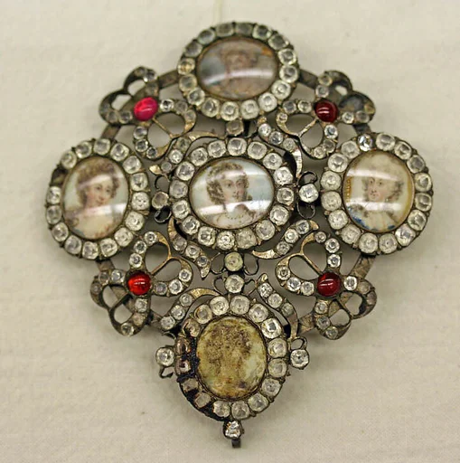 Brooch