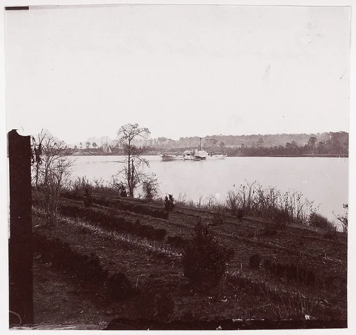 [View of Steamer Gunboat? on Appomattox River, Virginia]